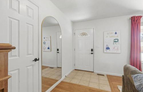 Spacious 4BD - Backyard BBQ, Fire Pit & Mini Golf - Foto 39