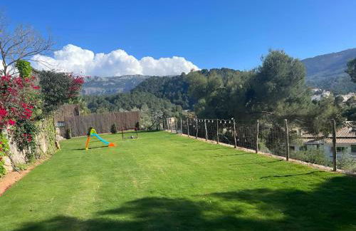 Idyllic 6 bed villa stunning sea view salt pool - Photo 41