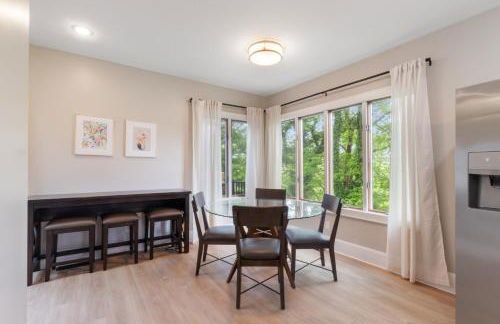 Spacious 3 bed 2 and a half bath 2pk spot - Foto 14