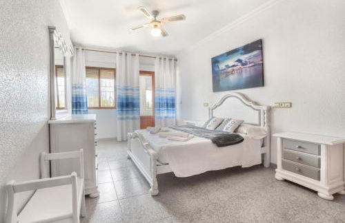 Villa Garrofer - PlusHolidays - Photo 28