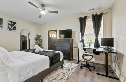 Modern King Bed Suite with Free Parking - Foto 20