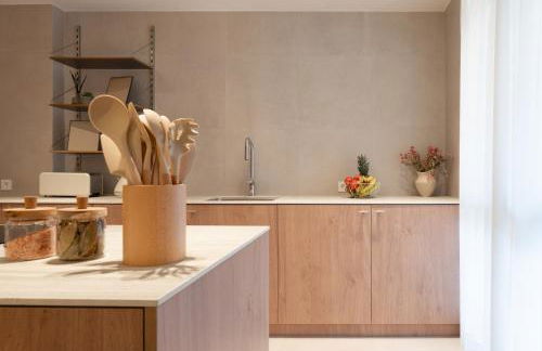 Stylish & Spacious Flat near the Beach by HostWise - Photo 23