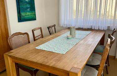 Lichtdurchflutete große Wohnung - Foto 3