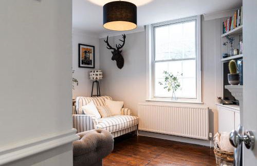 Central Stamford Apartment with private parking - Foto 38