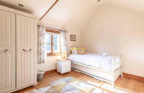 Chestnut Cottage - Stunning Countryside Views! PARKING, 4 BED, 3 BATHROOMS - By Tempstay - Foto 28