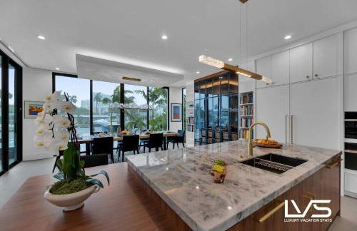 Carlotta- New Construction Luxury Waterfront Villa - Foto 49