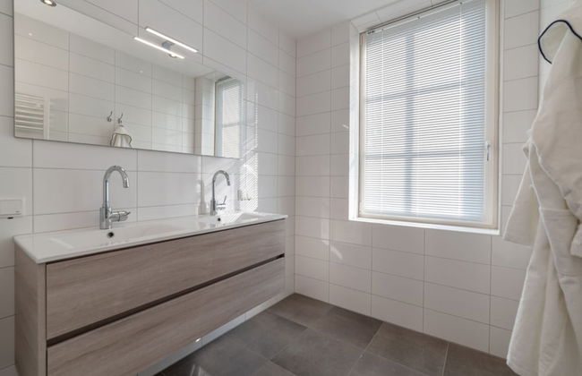 Design Apartment in Zeeland With its own Wellness - Photo 80