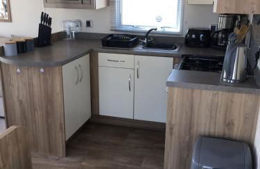 Two x 6 Berth static caravan on Lyons Robin Hood Rhyl North wales - Photo 32