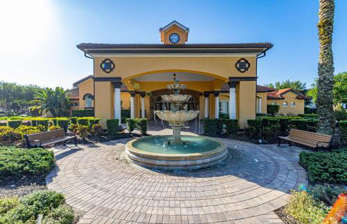 483-Stunning 6 bed home with private pool overlooking quiet conservation area - Foto 33