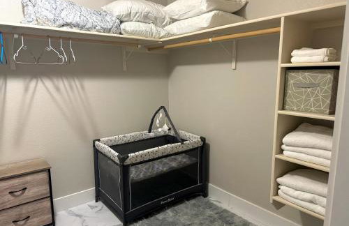 Spacious Family Retreat with Hot Tub & Home Theater - Foto 25