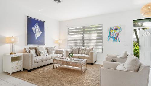 Three-Bedroom House - Best area-Heated Pool-Spa and Sauna Close to Beaches - Foto 5