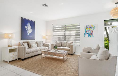 Three-Bedroom House - Best area-Heated Pool-Spa and Sauna Close to Beaches - Foto 5