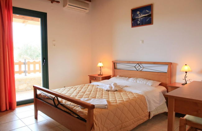 Theo Beach Villa Large Private Pool Walk to Beach Sea Views A C Wifi Car Not Required - 1843 - Foto 31