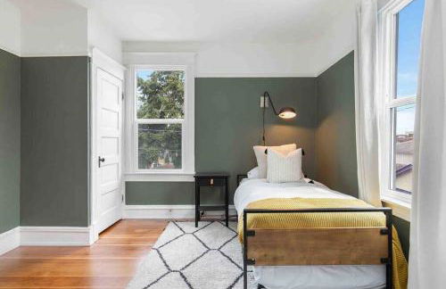 Spacious Retreat with guest house, game room, parking in N Tacoma - Foto 55