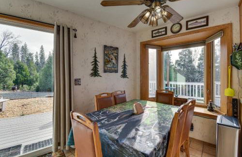 Deck and Wooded Views 5-Acre Auberry Retreat! - Foto 8