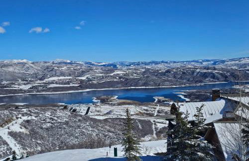 BRAND NEW Scenic Luxury Mountain Retreat - Photo 10