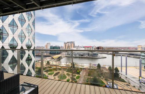 Waterfront Panorama – 2BR + Balcony, Near Stadium - Foto 11