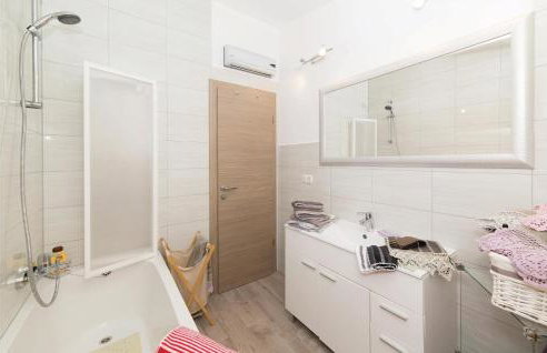 Three-Bedroom Holiday Home In Labin - Foto 34