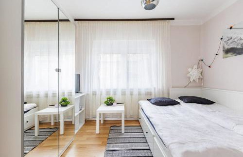 Cozy 2-bedroom house with parking slots - Photo 16