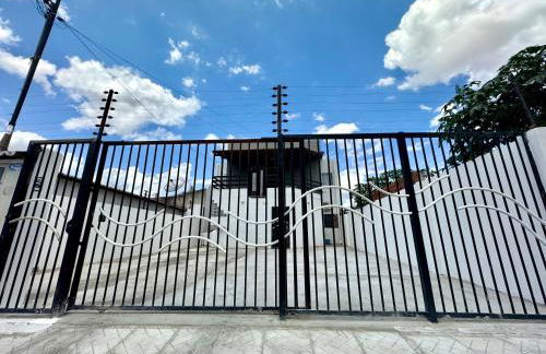 APT-8 Completo Bem Localizado a 1 minuto Rodoviaria e Centro, com Ar Condicionado e Garagem - Foto 5