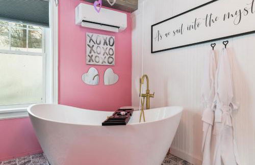 Couples Lakefront Retreat in the Poconos - Foto 47