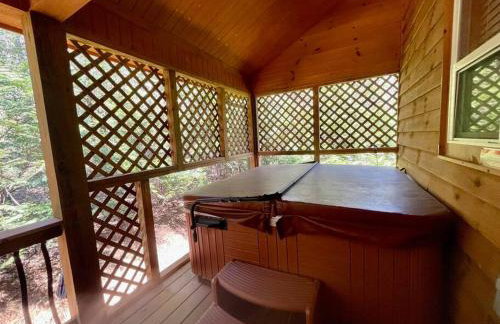 Cabin 2 bed close to Helen hot tub #15 - Foto 6