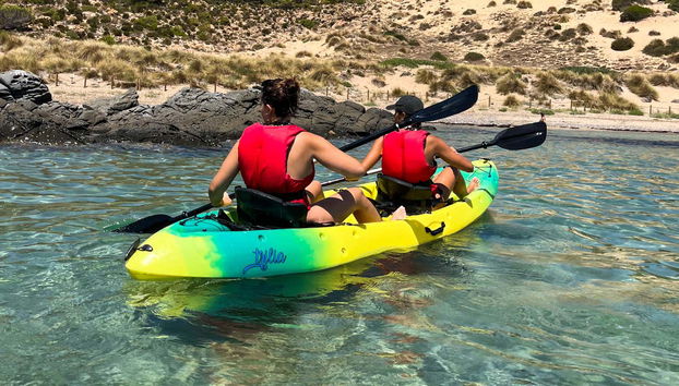 Have fun kayaking in Menorca!