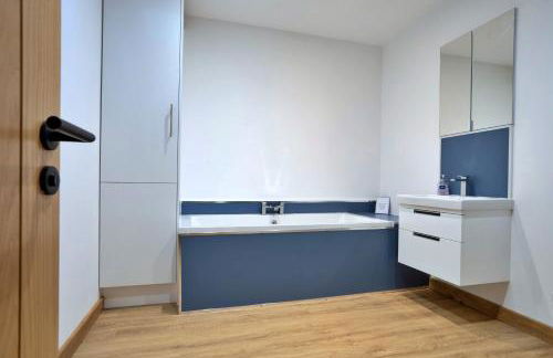 Finest Retreats - Courtyard View at Longford - Photo 10