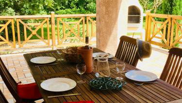 SOUS UN OLIVIER Gîte Le Chêne, au calme avec climatisation et piscine - Foto 5, Garden view