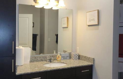 Stylish and Spacious, close to the Hospital. - Foto 9