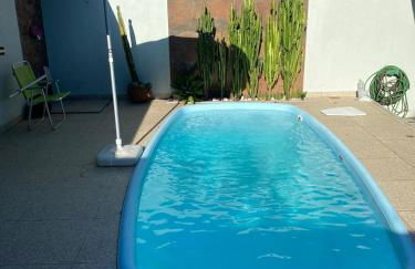 Casa com piscina - Foto 1