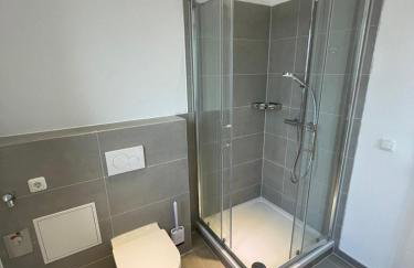 FEDDERSEN LIVING Kernsanierte Ferienwohnungen - Gemütlich - Netflix - Voll ausgestattet - zentral - Foto 12