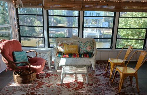 Dog Friendly-Short Walk to Beach-Canal Front-Screened Porch-Peaceful - Foto 16