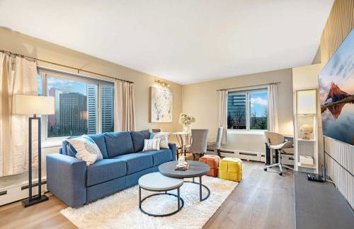 Downtown Seattle Corner Unit with Skyline Views - Photo 13