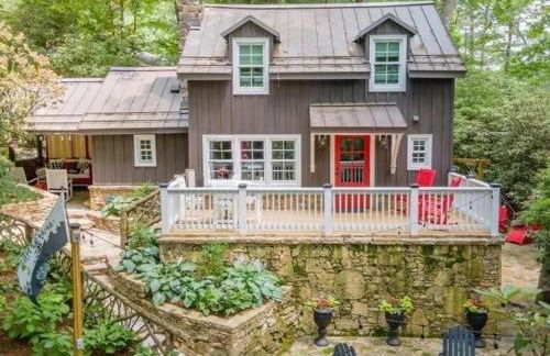 Stay Foxy Cottage, Mirror Lake Highlands, NC - Foto 1