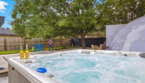 Luxe Family Escape with Games Hot Tub and Yard - Foto 2