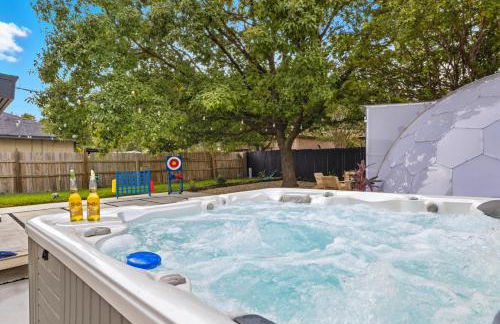 Luxe Family Escape with Games Hot Tub and Yard - Foto 2