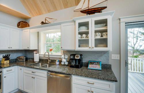 Oceanfront Prospect Harbor House w/ Deck, View - Foto 24
