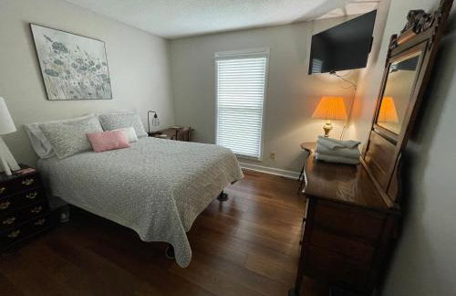 Wayne's Place-Hot tub, pet friendly. Close to HPU - Foto 14