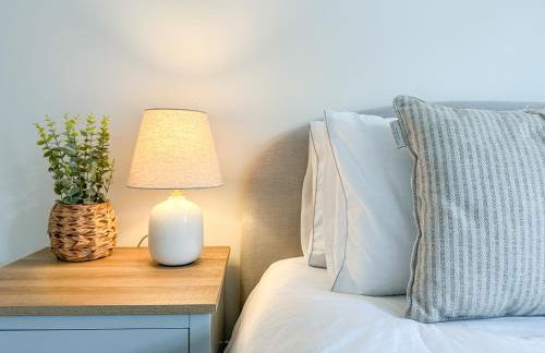 Modern Canterbury 3 Bedroom Townhouse - Pets Welcome & Free Parking - Foto 23