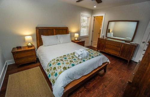 Beautiful, Modern Getaway in Historic Downtown Beaufort - Foto 18