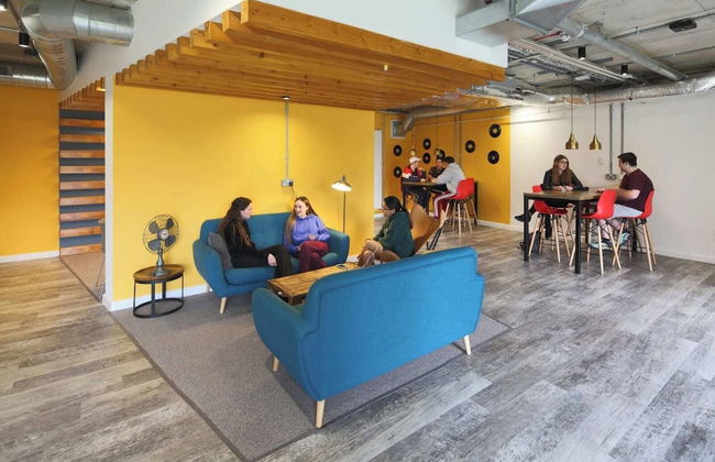 Student Only Riverside Way - Foto 2