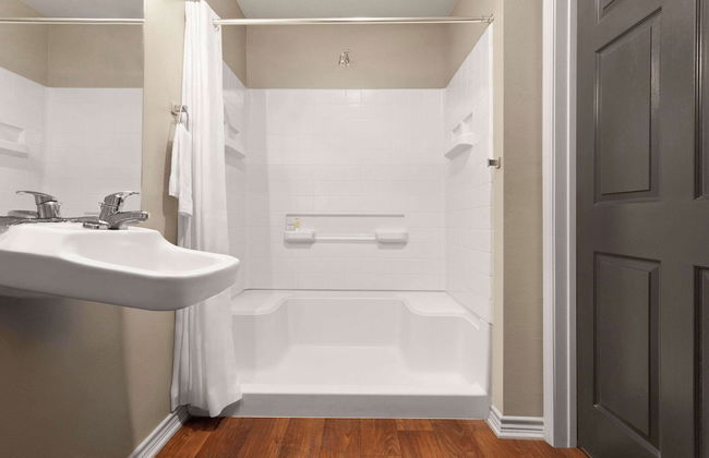 Eagle's Den Suites Cotulla a Travelodge by Wyndham - Foto 22