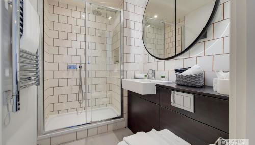 Luxury Three bed Apartment by London ExCeL - Foto 5, Shower
