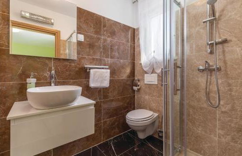 4 Bedroom Gorgeous Home In Pican - Photo 46