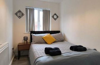 4 beds spacious Apartment, with Parking & WIFI, CHAFFORD HUNDRED, near station & shopping, long stays! - Foto 18