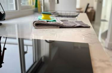 Clare Street - 3 bedroom house with private parking - Photo 13