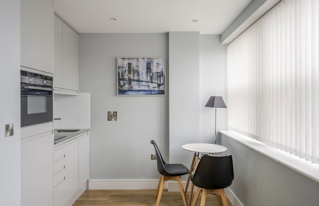 Luxurious ONE Bedroom Apartment IN Bond Street - Photo 14