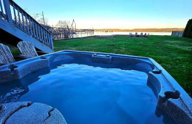 Piermont Waterfront Villa with Hot Tub - Photo 59
