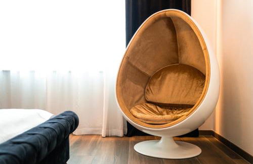 goldfinger + suites - Photo 25